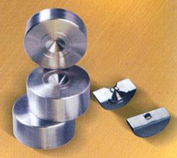 供應(yīng)各類模具及五金工具 鎢鋼模具、拉絲模具、絞線模、聚晶模具全方位解析